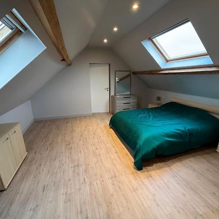 Ruim App. Met Grote Garage Apartment Ипер Екстериор снимка